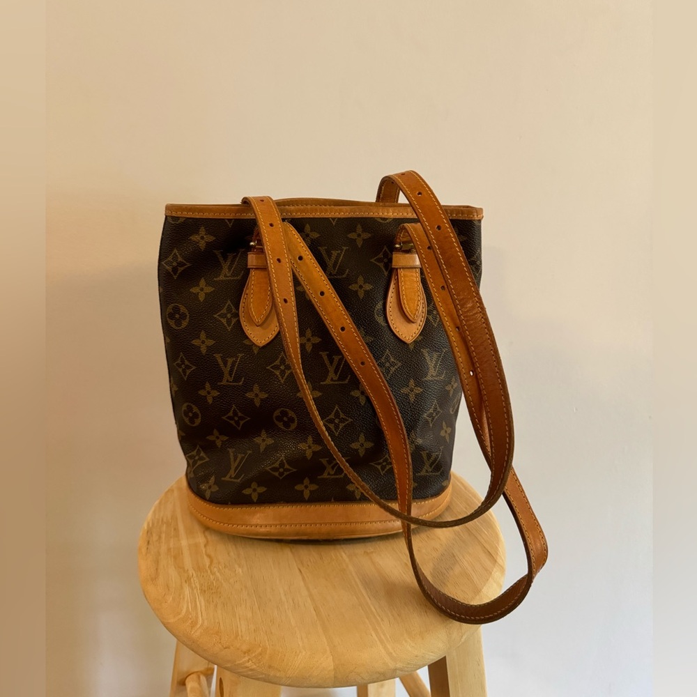 Louis Vuitton bag. Like new condition